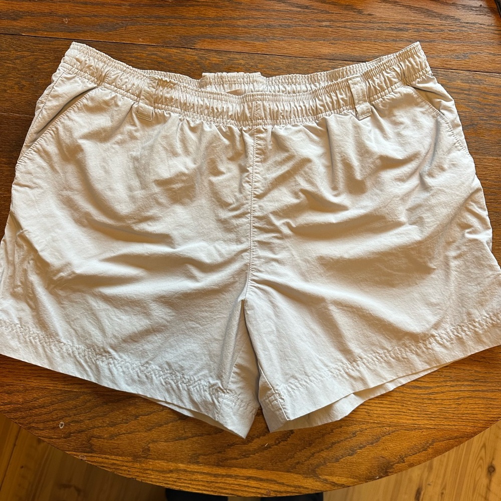 Columbia PFG white shorts